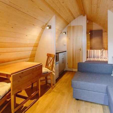 Lupin Glamping Pod Hotel Cheltenham Exterior photo