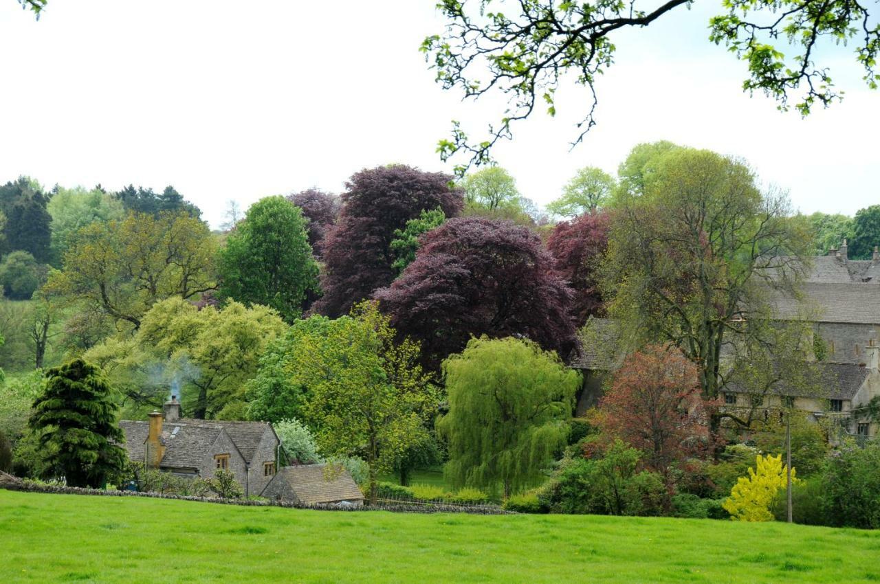 Lupin Glamping Pod Hotel Cheltenham Exterior photo
