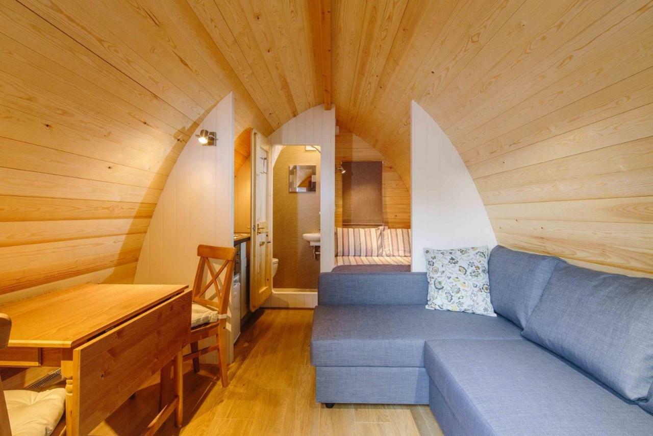 Lupin Glamping Pod Hotel Cheltenham Exterior photo
